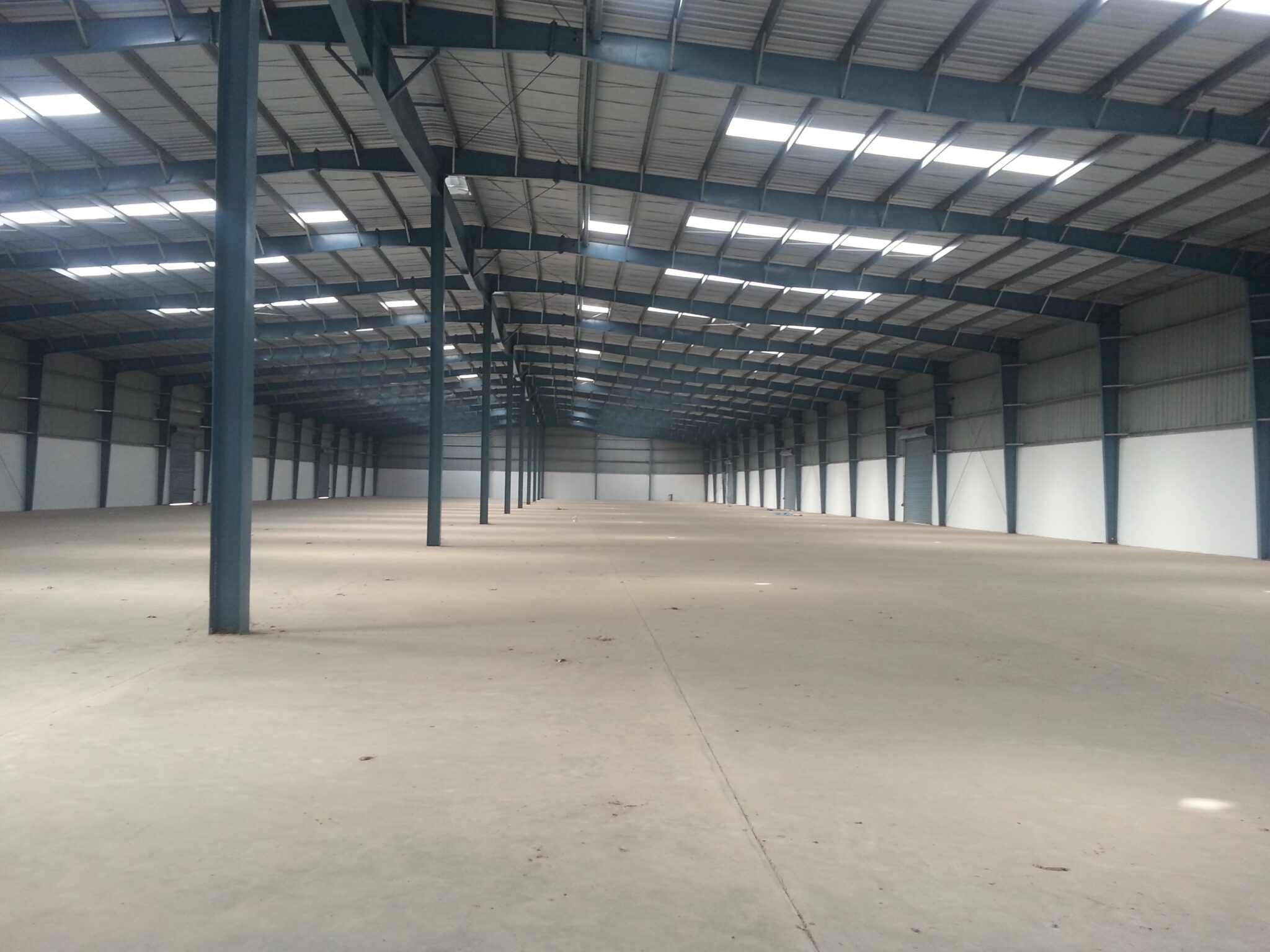 Warehouse Roofing Works in Dubai - Foursquare steel construction ...